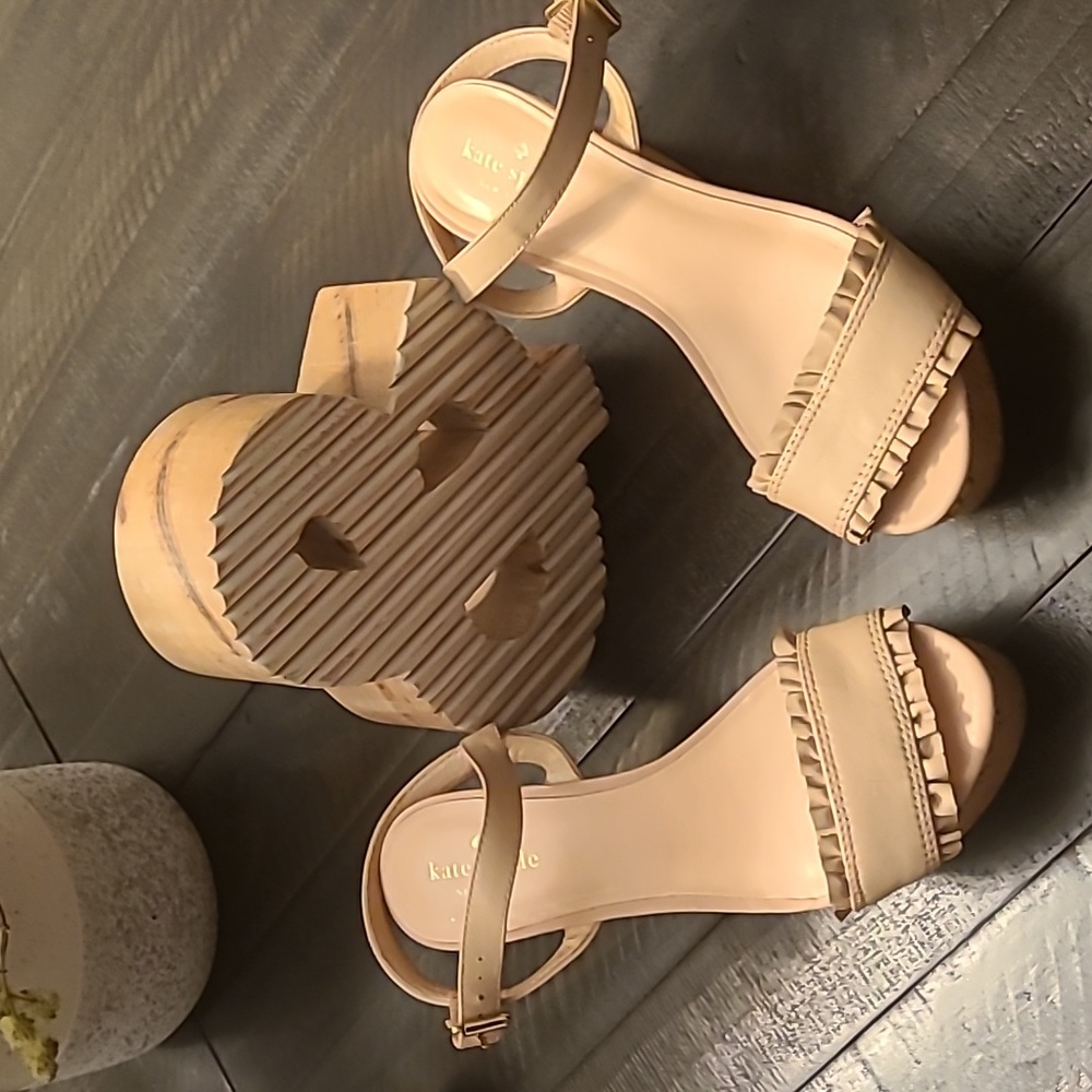 KATE SPADE TOMAS SIZE 8.5 WEDGES UPPER LEATHER NUDE IN COLOR